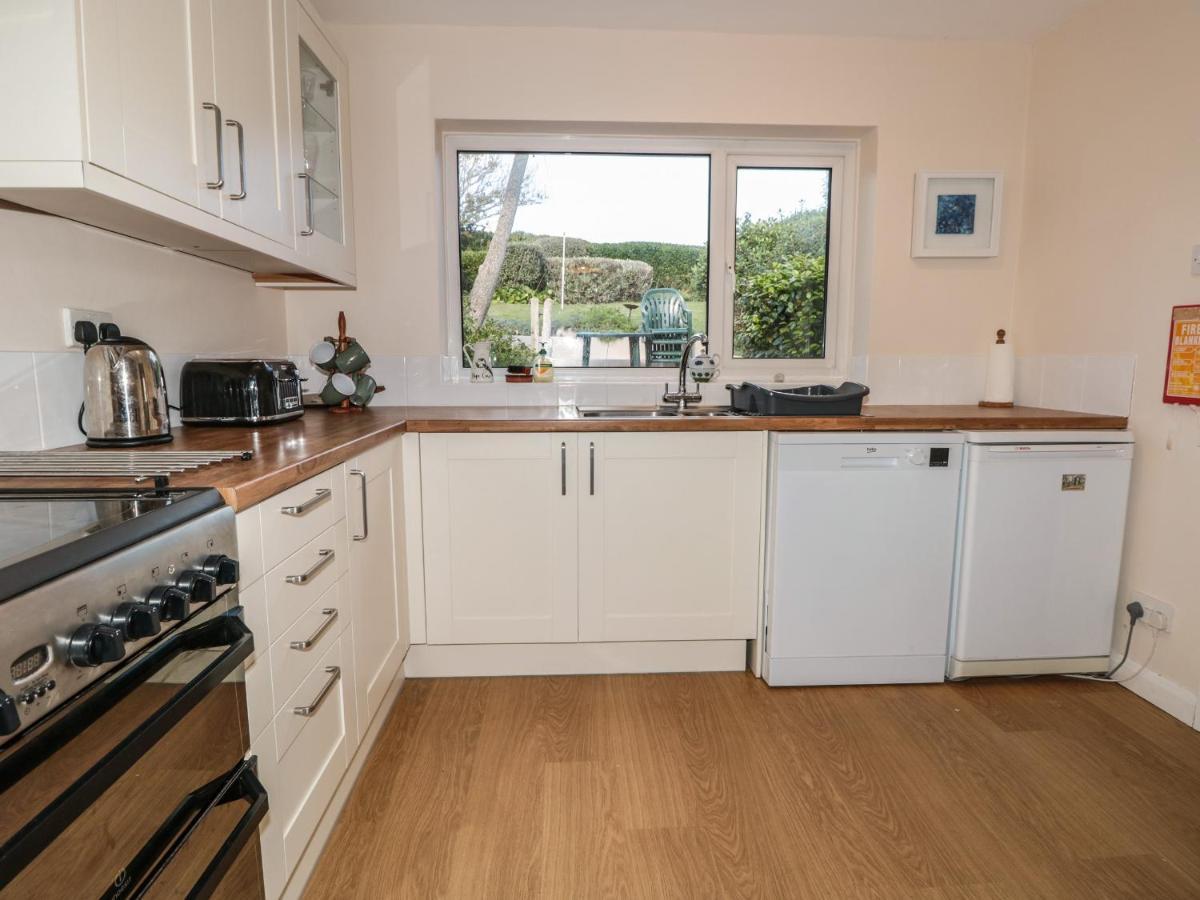 33 Weymouth Park Villa Kingsbridge  Exterior photo